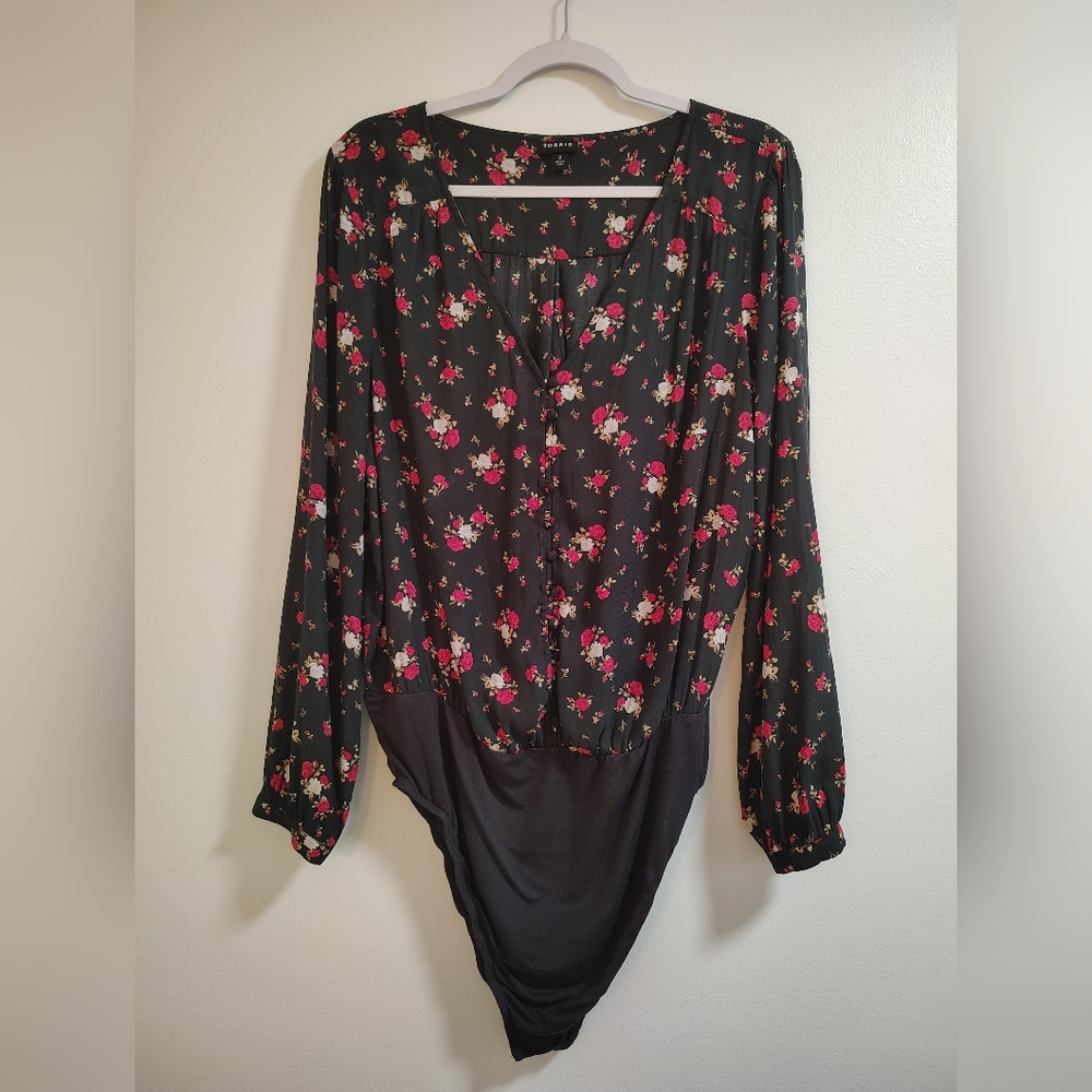Torrid Black Floral Print Bodysuit Size 2X